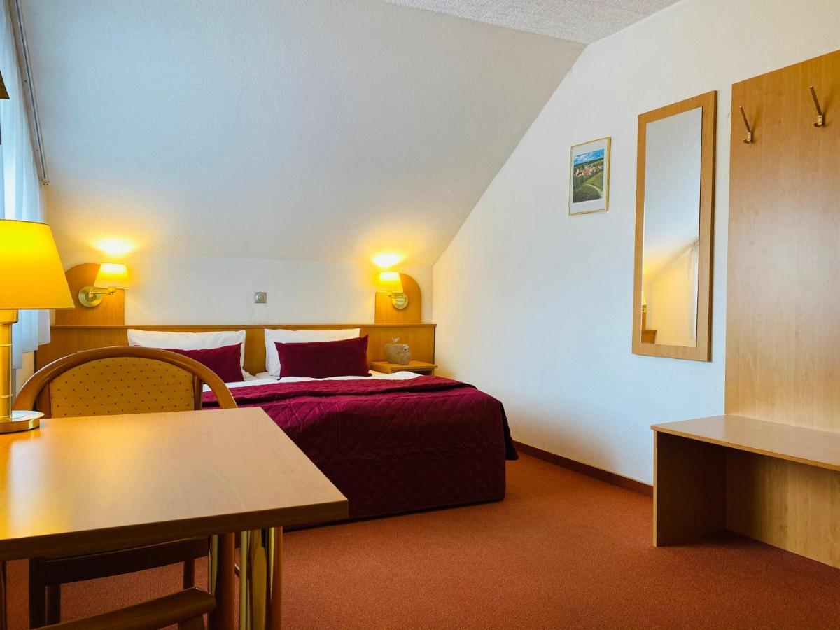Zum Goldenen Adler Hotell Pfarrweisach Eksteriør bilde